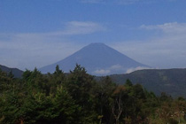 ホテルグリーンプラザ箱根の出入り口付近からの富士山